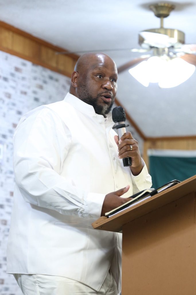 Minister Willie Grayer